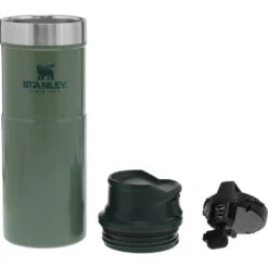Stanley The Trigger-Action Travel Mug 0.47L Groen -Kampeeruitrustingswinkel 73120 stanley the trigger action travel mug 047l hammertone green